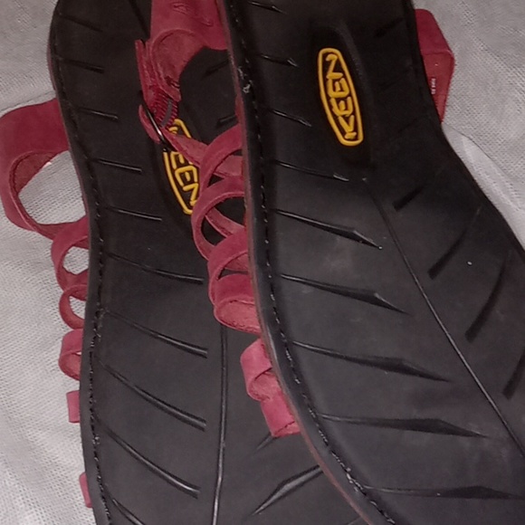 Shoes - Picture 4 of 5